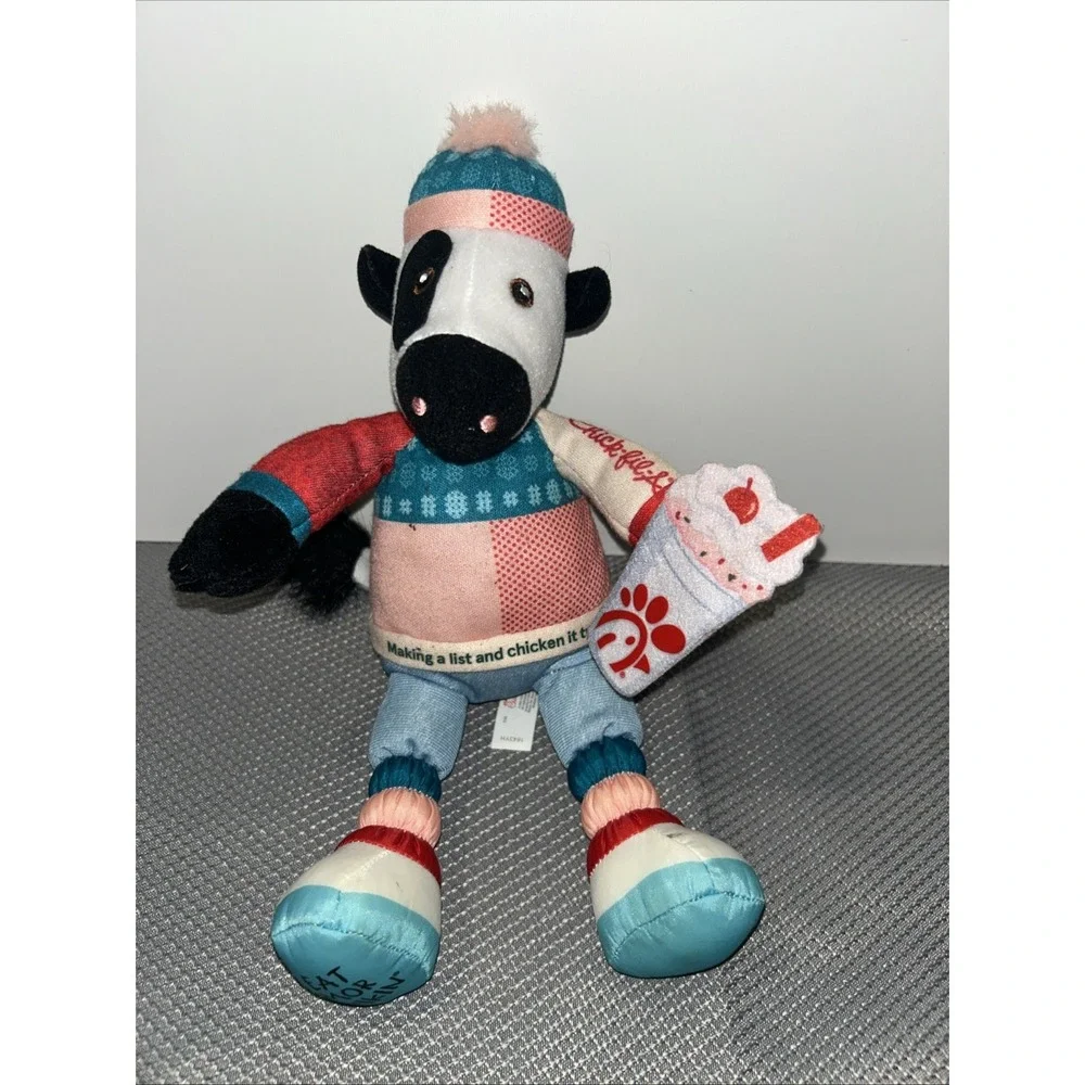 Chick-fil-A Christmas 2023 Plush Cow‎ 